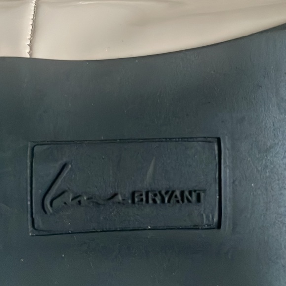 LANE BRYANT Pantene leather 2-tone shoe! - Picture 7 of 8